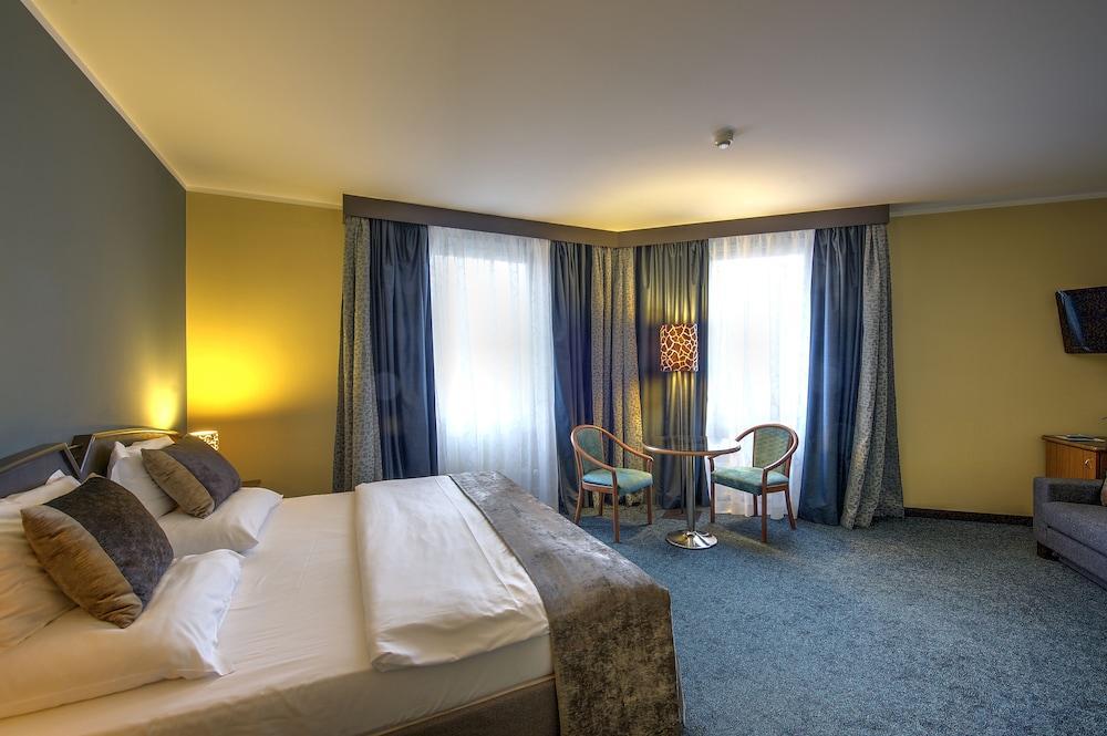 Plaza - Czech Leading 4* Praha
