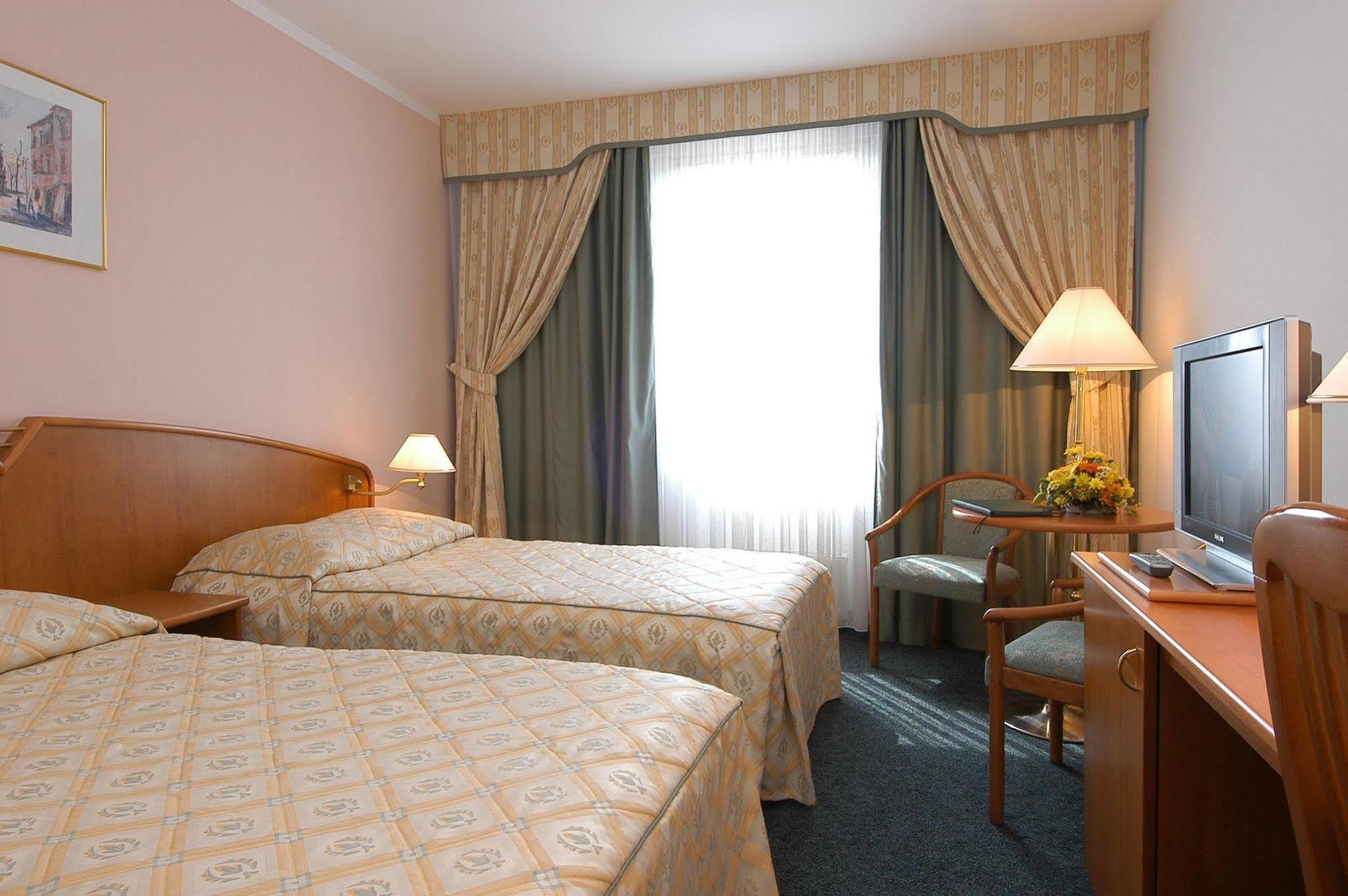 Plaza - Czech Leading 4* Praag